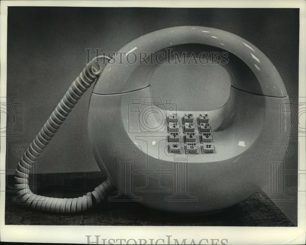 1977 Press Photo Round Telephone Wisconsin - mjc07020 - Historic Images