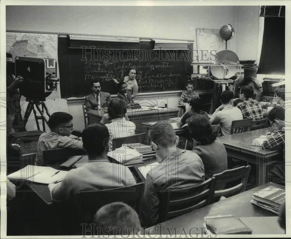 1959 Press Photo Television cameras in Wisconsin High School classroom - Historic Images