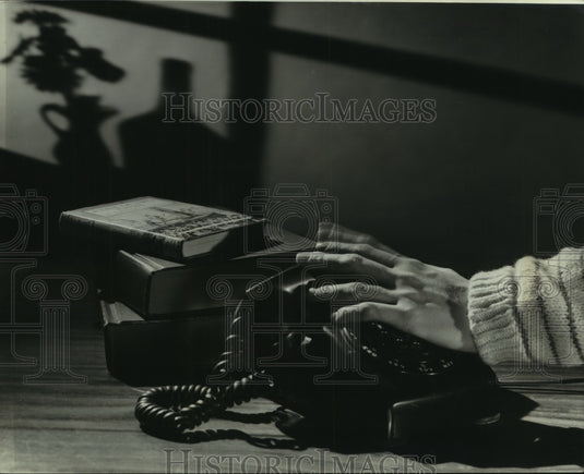 1983 Press Photo Hand reaching for telephone - mjc07092 - Historic Images