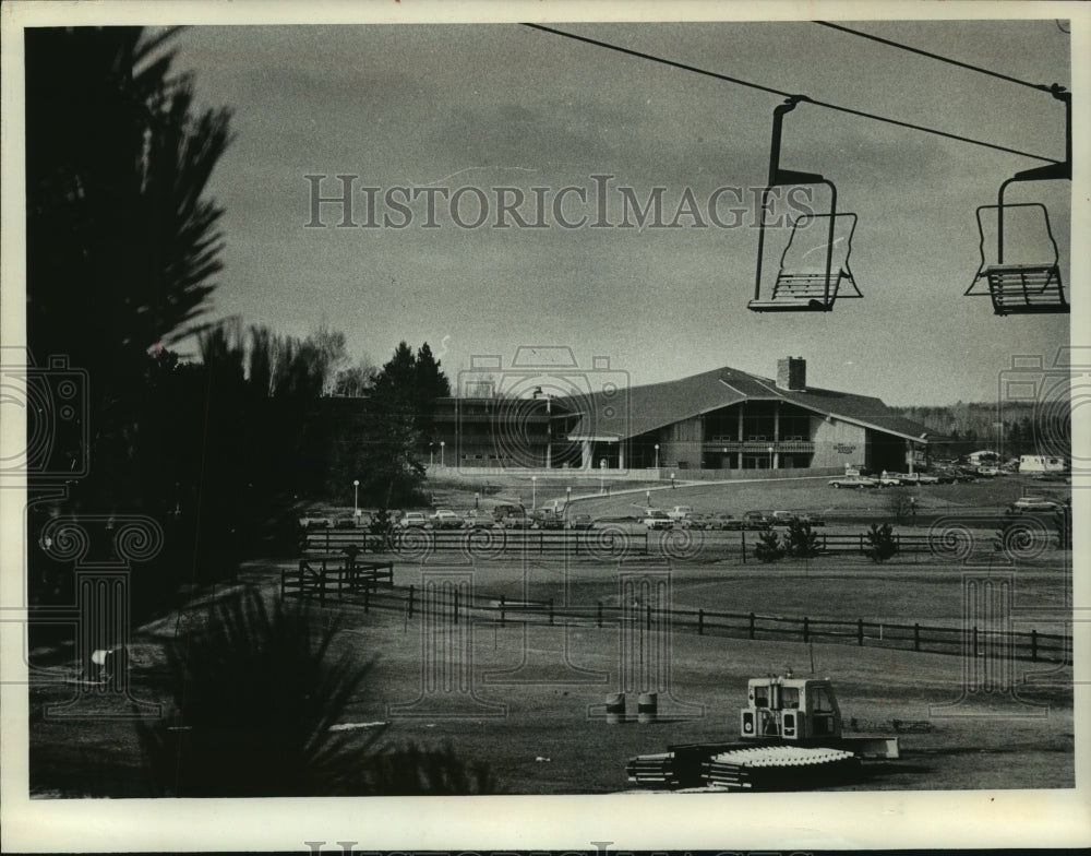 1973 Press Photo Mount Telemark&#39;s new sprawling condominium lodge. - mjc07104-Historic Images