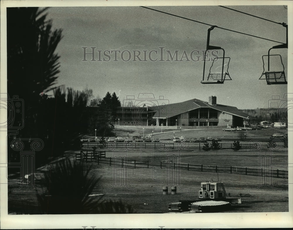 1973 Press Photo Mount Telemark's new sprawling condominium lodge. - mjc07104-Historic Images