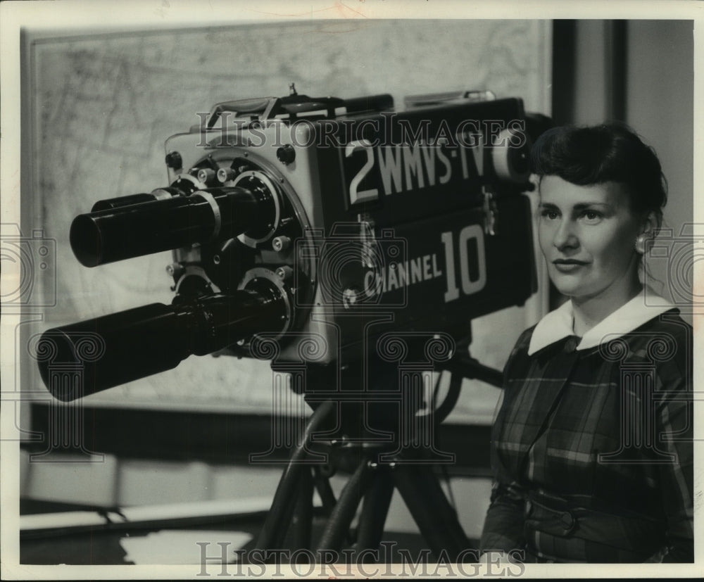 1957 Press Photo Teacher Lois Deckow will appear on WMVS-TV&#39;s educational shows - Historic Images