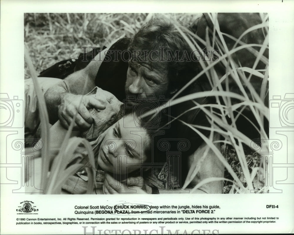 1990 Press Photo Chuck Norris and Begona Plaza in MGM's Delta Force 2 - Historic Images
