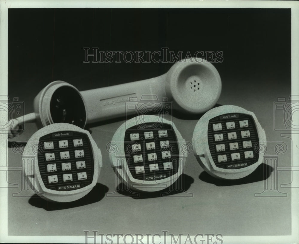 1981 Press Photo Series of New, Prize-Winning Telephone Items on Display - Historic Images