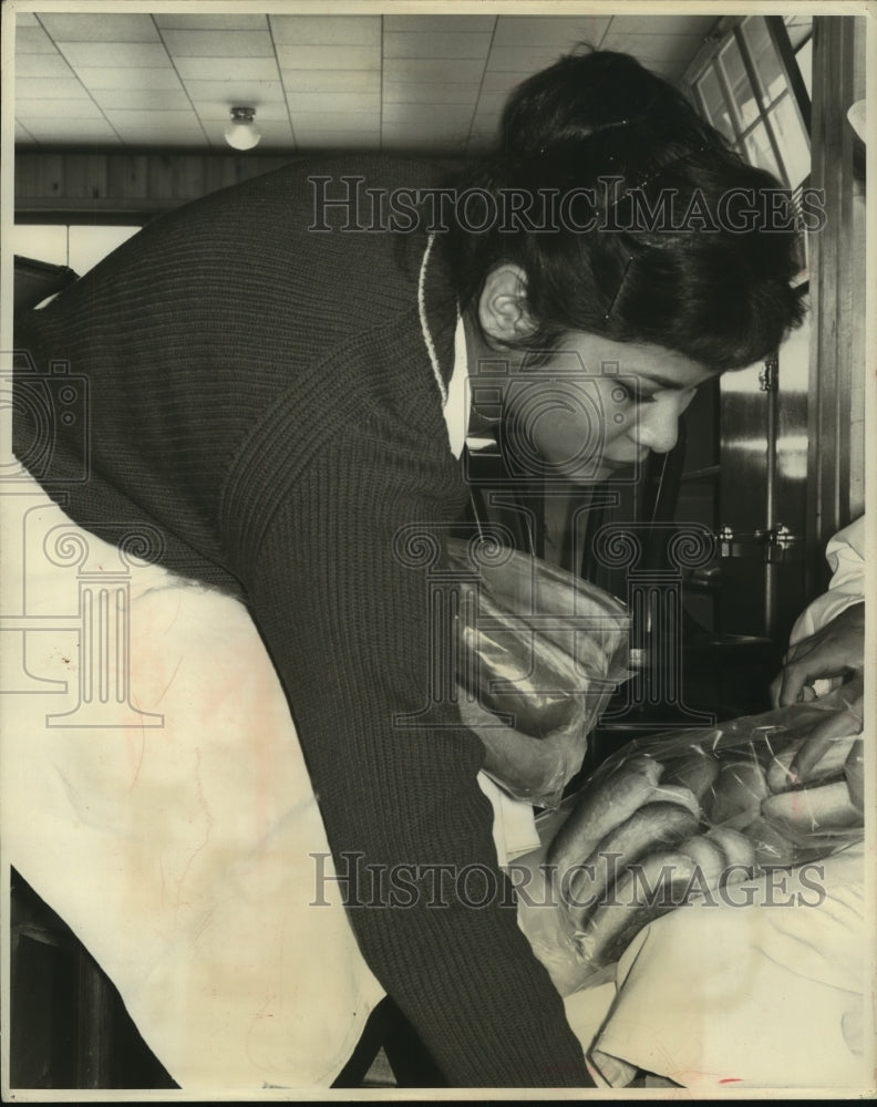 1962, Mary Jane Isham, weekday secretary, weekend caterer - mjc07361 - Historic Images