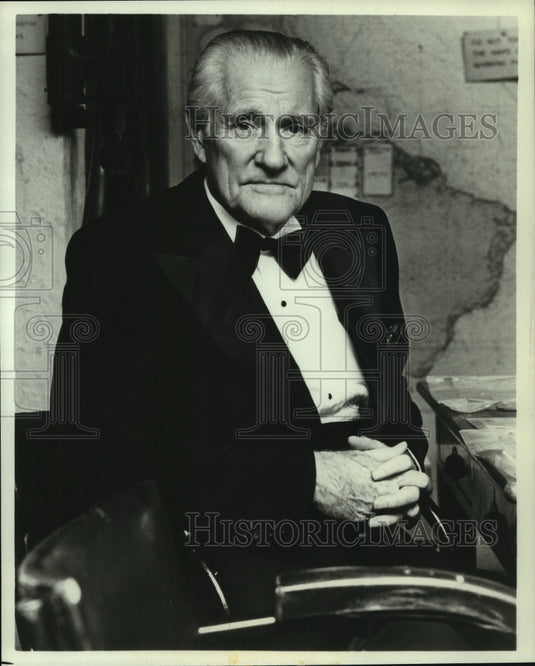 1981 Press Photo Commentator Eric Sevareid narrates "Churchill and the Generals" - Historic Images