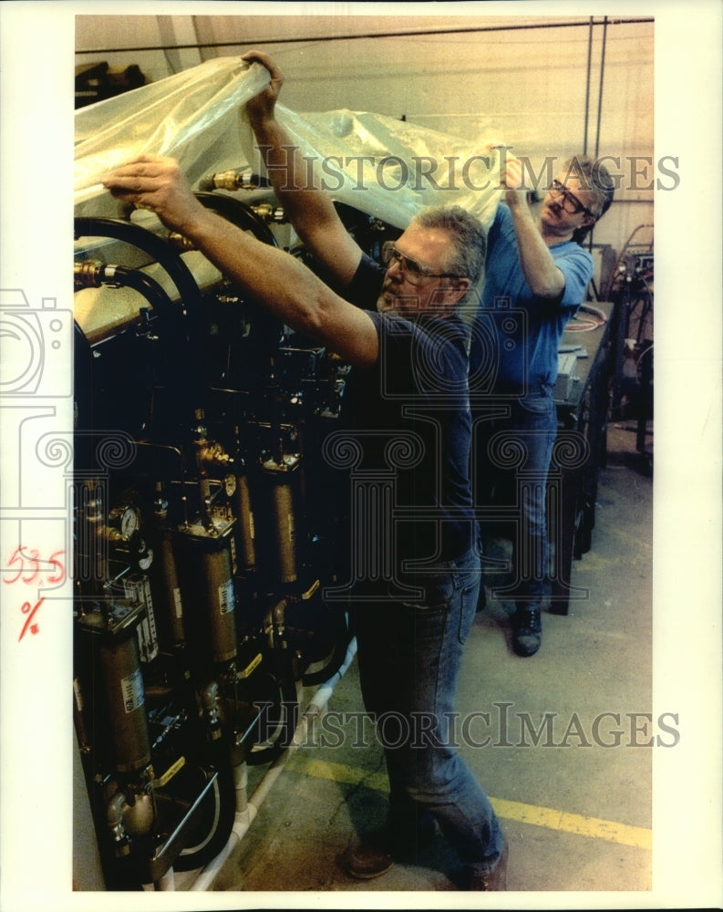 1993, Dutch Holland and Gerry Schroeder of Sentry Equipment Wisconsin - Historic Images