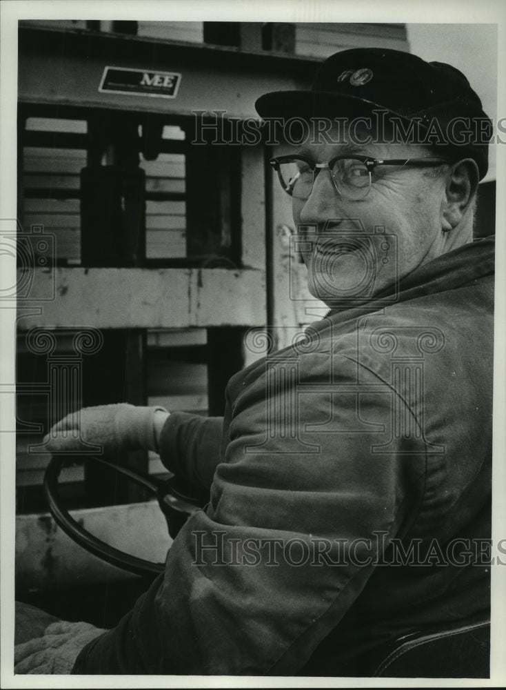 1971 Press Photo Mayor of Burlington John Tate - mjc07526 - Historic Images