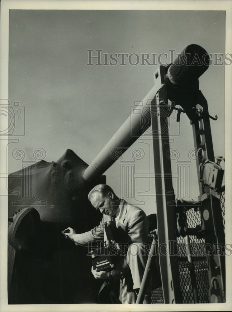 1952, An electronic humidity indicator used at Philadelphia Arsenal - Historic Images