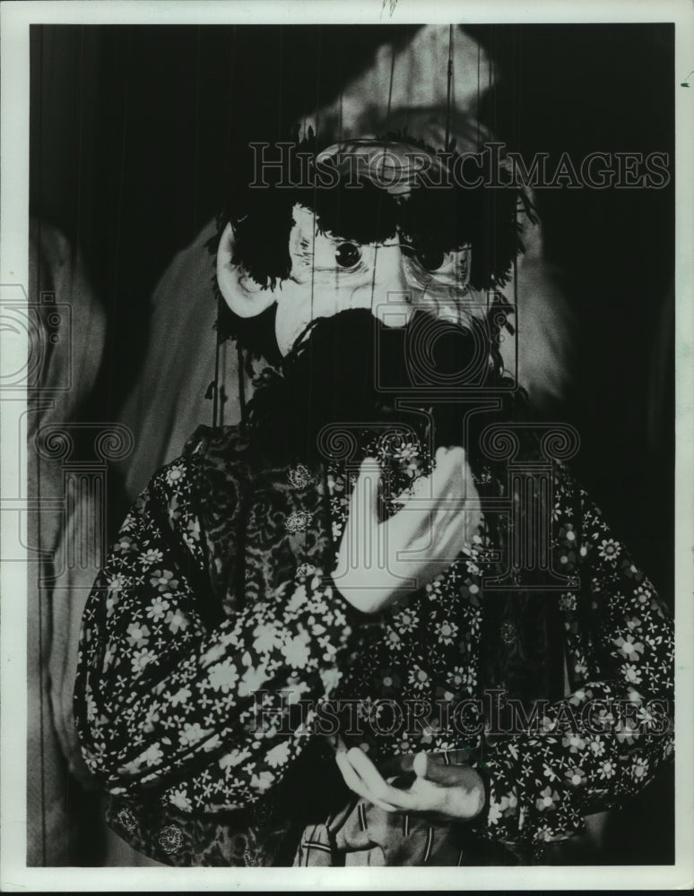 1982 Press Photo The evil life-sized puppet Frabonnini in &quot;Pinocchio&quot; - Historic Images