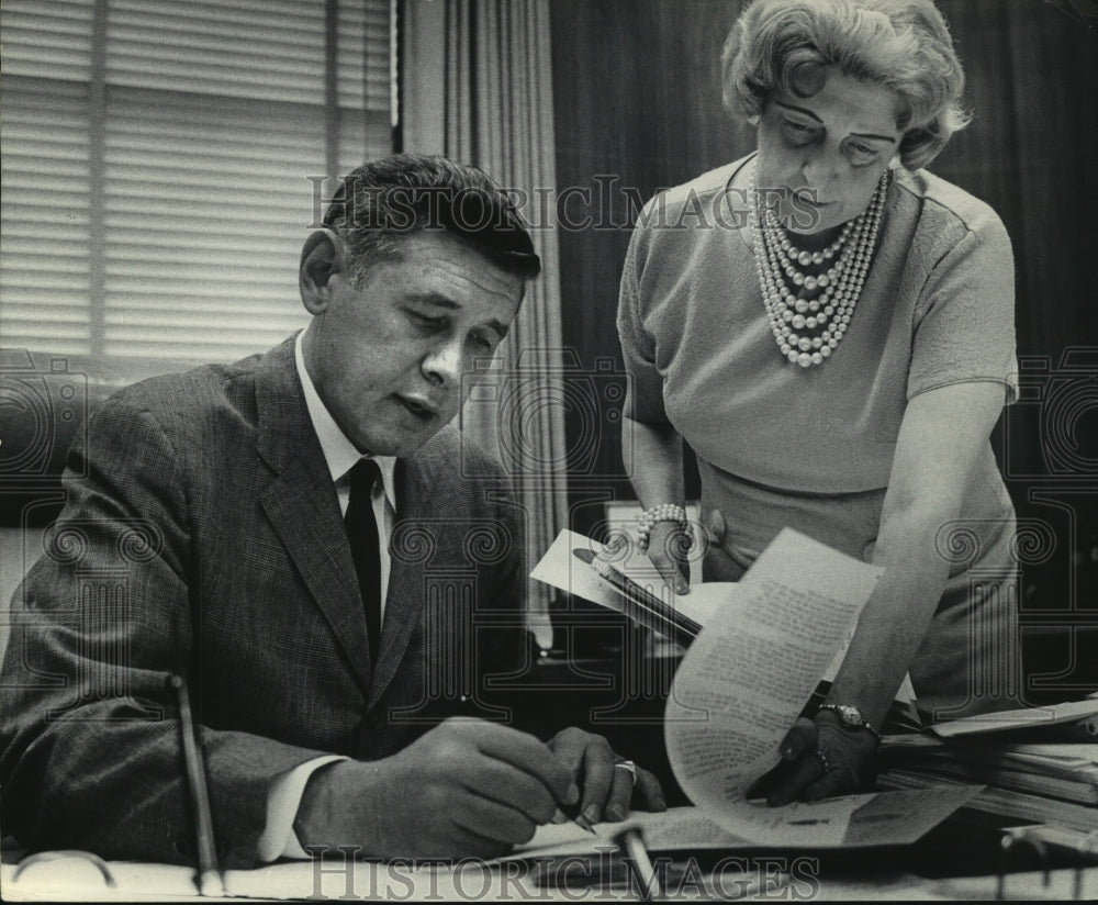 1965, Mayor Henry Mainer and secretary Hildegard in Milwaukee - Historic Images