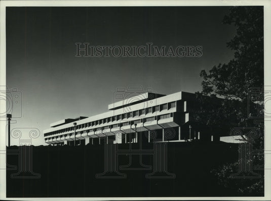 1977, Sentry Insurance Company new building in Stevens Point - Historic Images