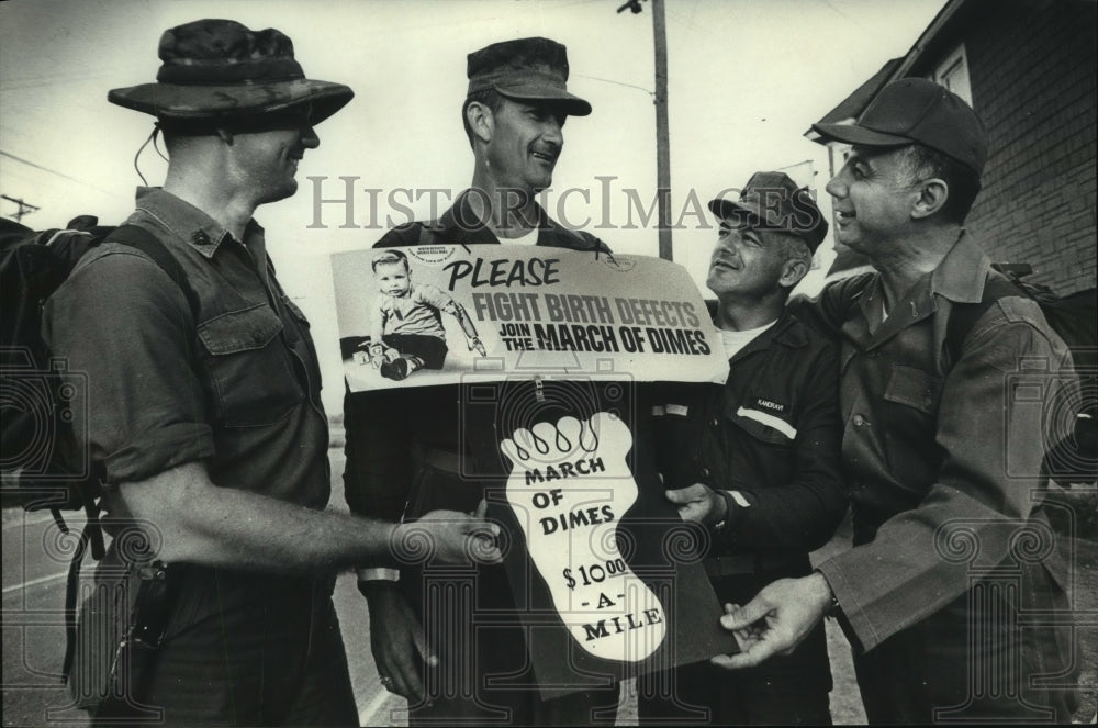 1971 Press Photo Judge Christ Seraphim with Marines at Milwaukee March ...