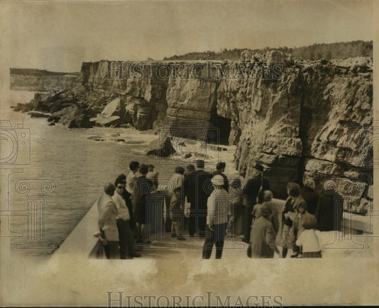 1965 Press Photo Cave At Cascais, "Hell's Mouth", On Coast Of Portugal - Historic Images