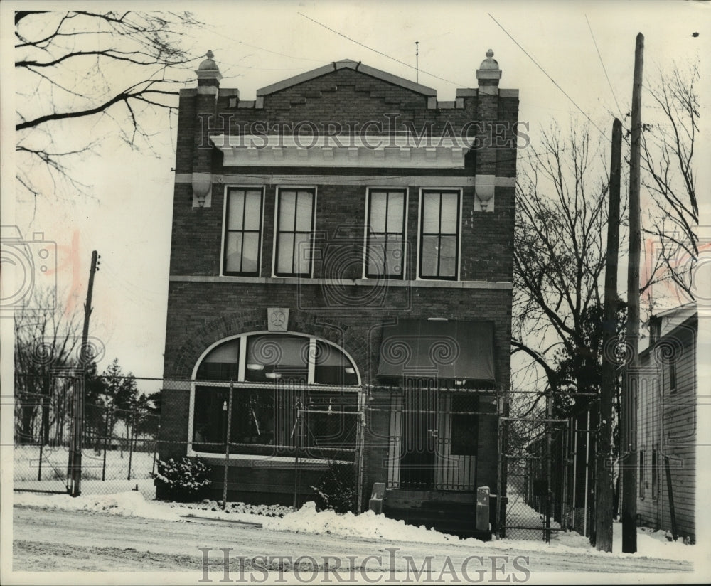 1957, The exterior of a North Lake, Wisconsin bank - mjc07962 - Historic Images
