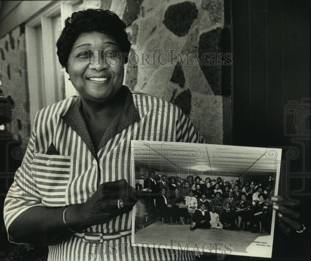 1989 Press Photo Milwaukee's Sudie Ethel Tatum, family donated for Haiti church - Historic Images