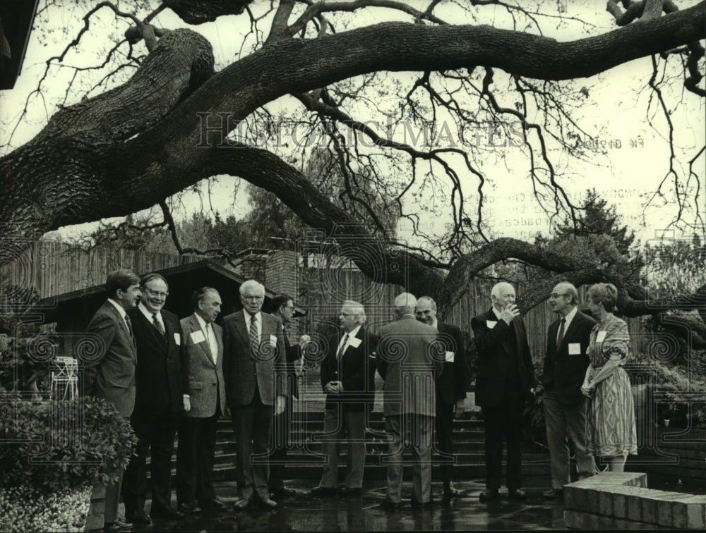 1984 Press Photo Henry Taube with fellow Stanford University Nobel Laureates - Historic Images