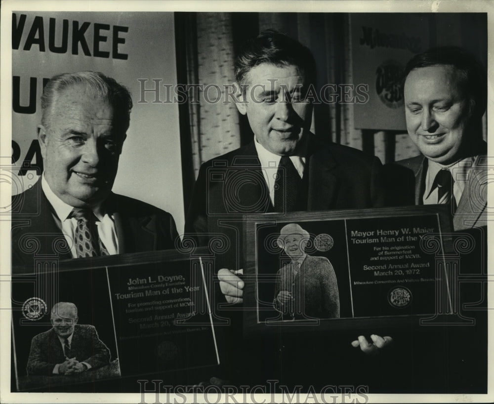 1972, Milwaukee Mayor Maier and others receive awards - mjc08194 - Historic Images