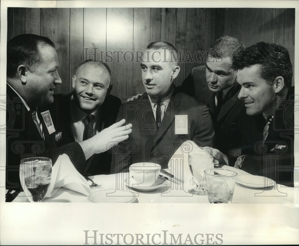 1966 Press Photo Milwaukee football coaches meet at National W Club dinner - Historic Images