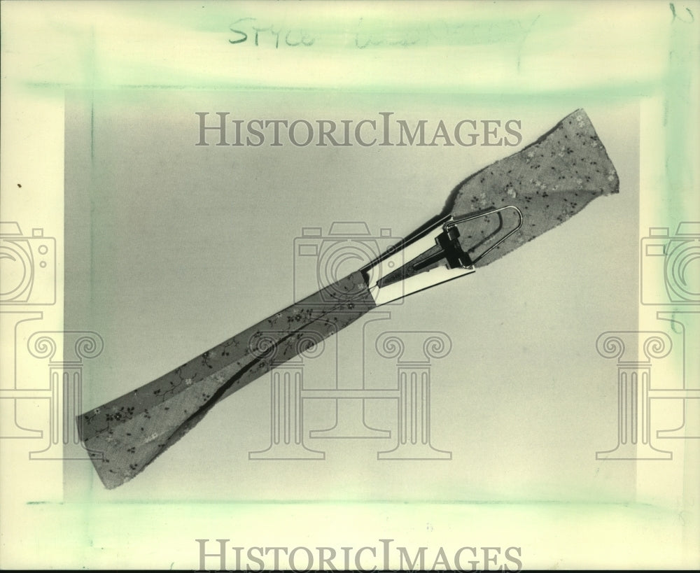 1985 Press Photo Easy Bias Tape Maker for Sewing - mjc08332 - Historic Images