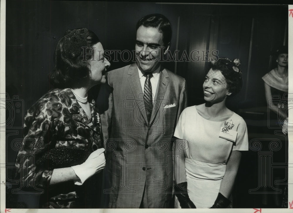 Press Photo Governor Ceceil Underwood and wife with Mrs. Homer Hargrave - Historic Images