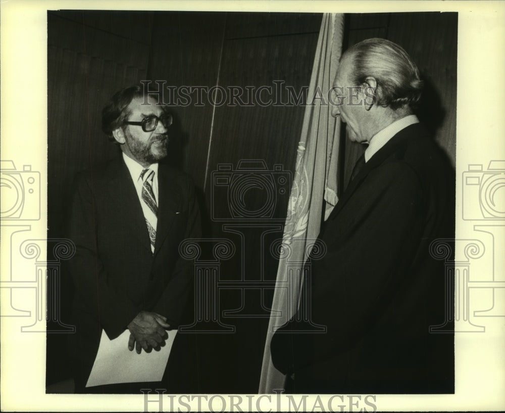 1977 Press Photo Wilhelm Ulrichen and Kurt Waldheim United Nations - mjc08405 - Historic Images