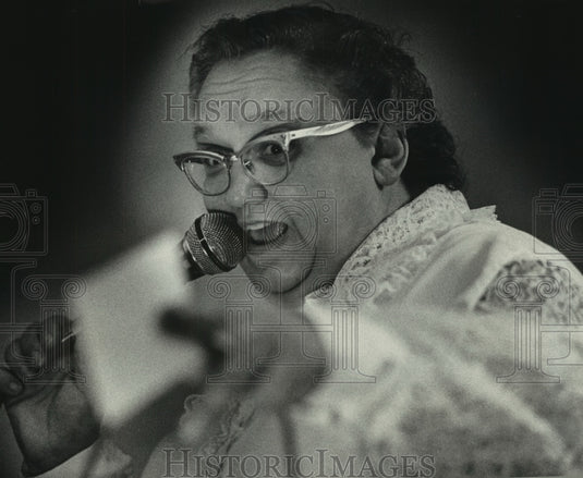 1973 First woman auctioneer in Milwaukee, Col Dorothy Turner - Historic Images