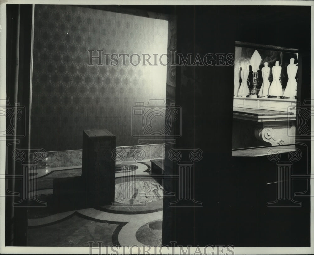 1963, Private chapel at Castelgandolfo, the Papal summer residence - Historic Images