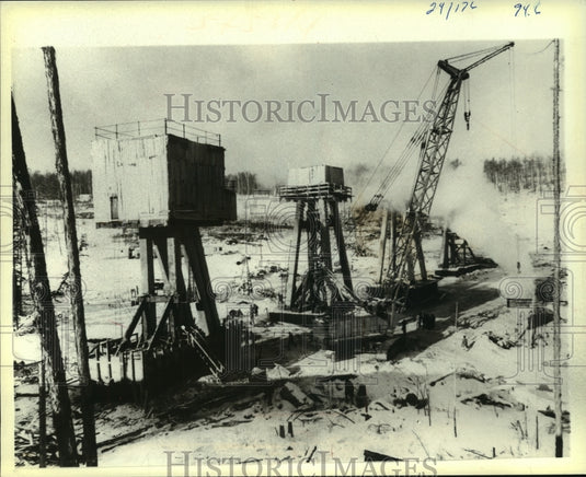 1978, Bridge construction on second trans-Siberian railroad - Historic Images