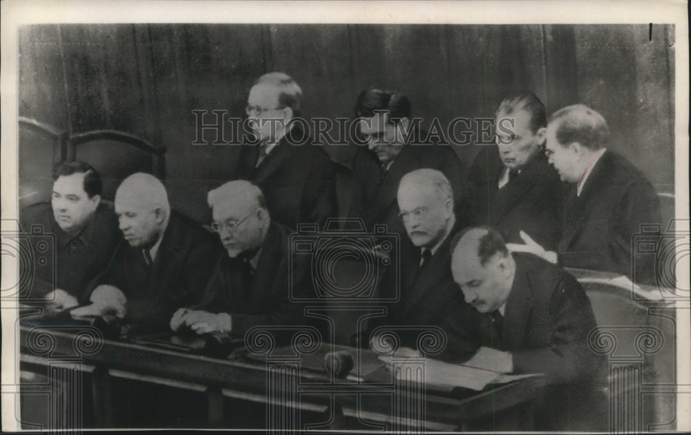 1955 Press Photo Russian premier, Georgi Malenkow and leaders at meeting, Russia - Historic Images