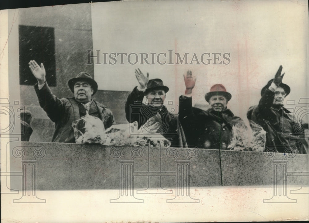 1965 Press Photo Leonid Brezhnev &amp; others waved to marchers at May Day parade - Historic Images