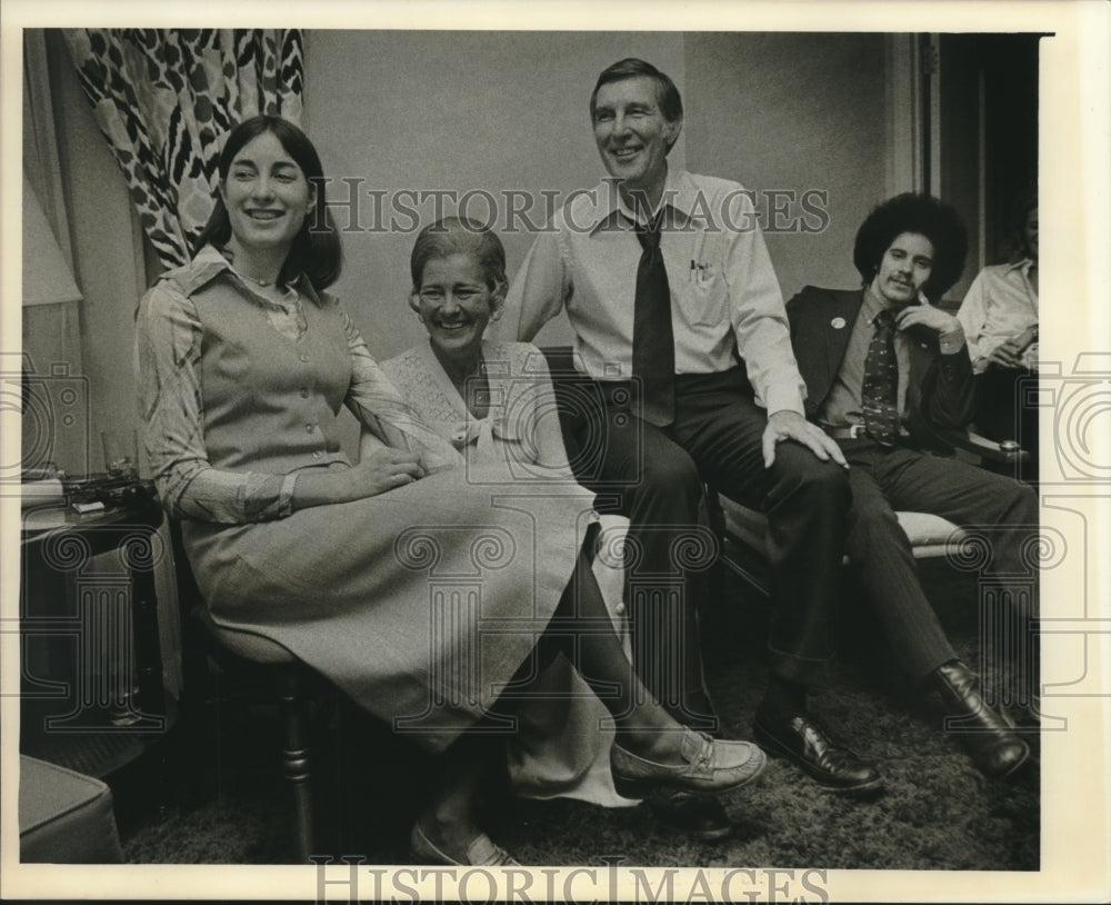 1976 Press Photo Morris Udall visits Milwaukee, Wisconsin - mjc08785 - Historic Images