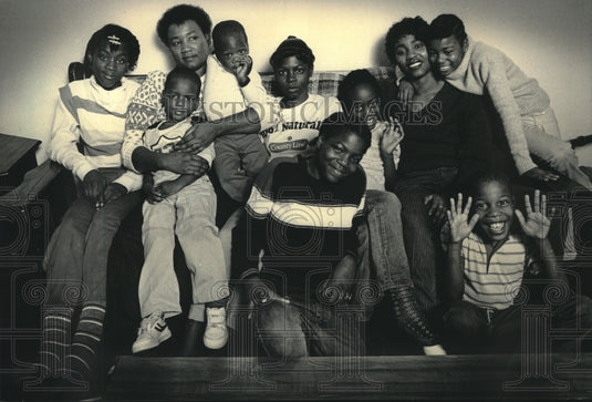 1984 Press Photo Ernice Turner with her children and Andrid Turner - mjc08801 - Historic Images