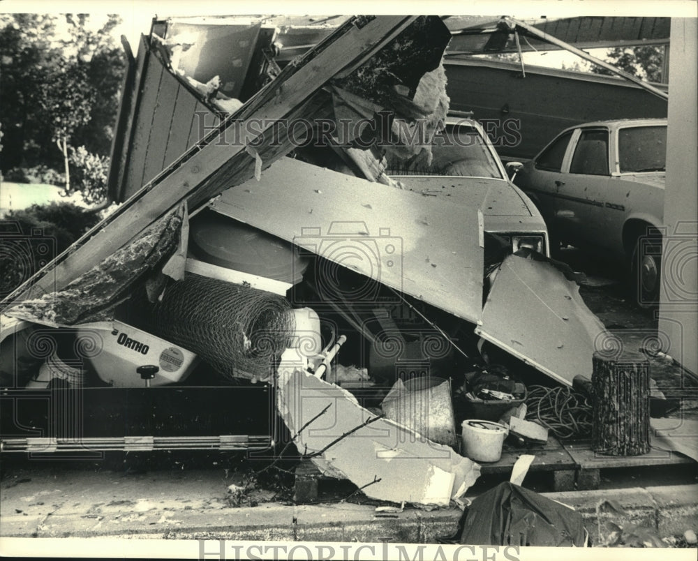 1987 Press Photo Debris from Tornado at Tom Kusz's Home in Wales, Wisconsin - Historic Images