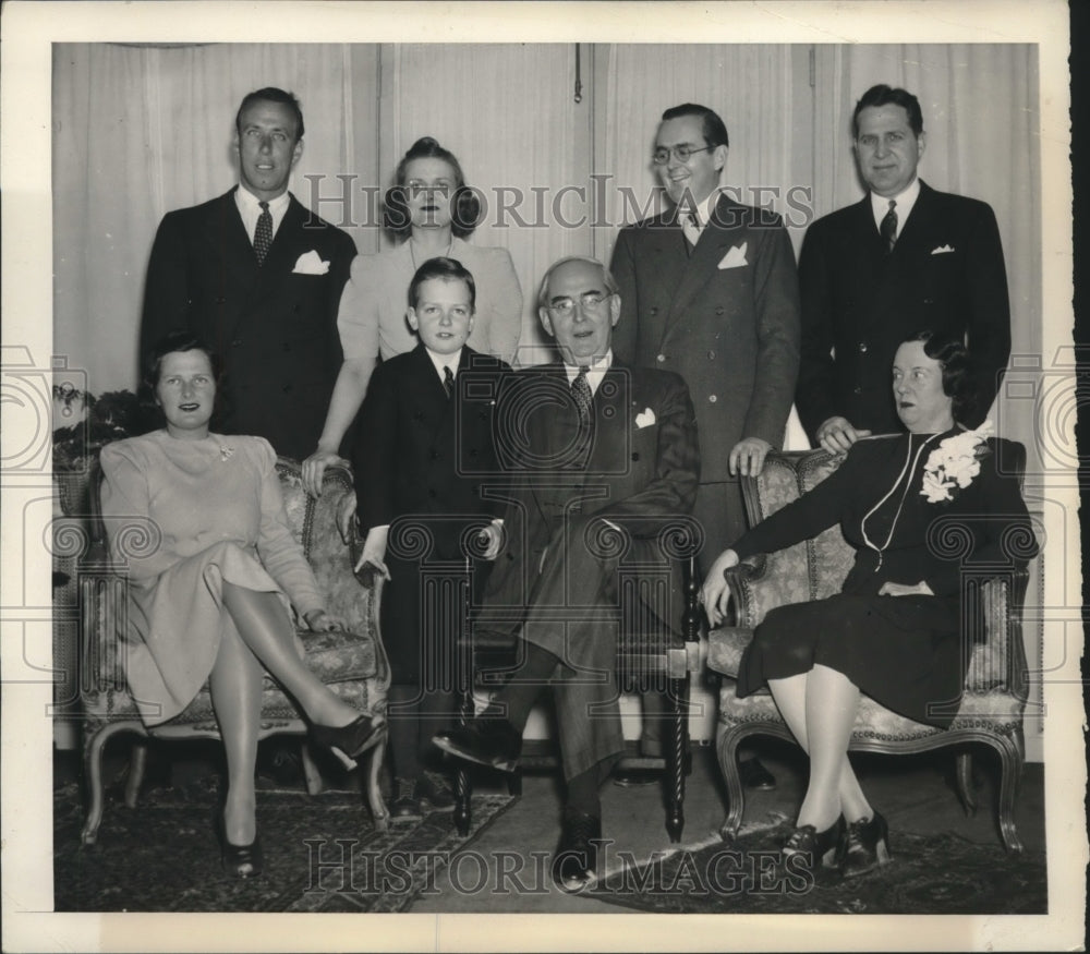 1940 Press Photo Senator Arthur Vandenberg and family in Washington - mjc08861 - Historic Images