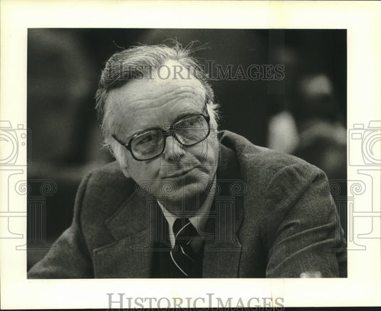 1981 Press Photo Edward Van Housen of M & L Marshall & Ilsley Bank - mjc08904 - Historic Images