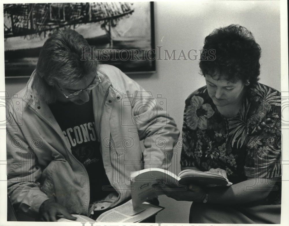 1990, Karen Prowitz and Mike Genske work on project Oconomowoc School - Historic Images