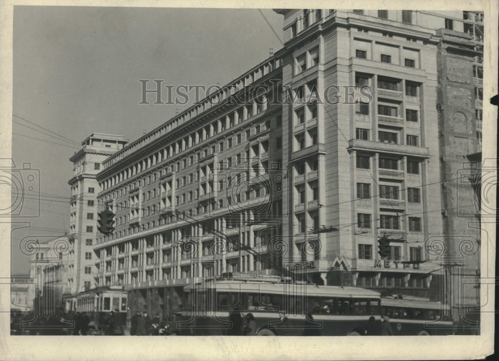 1937, Moscow's Hotel Mossoviet, which includes the subway station - Historic Images