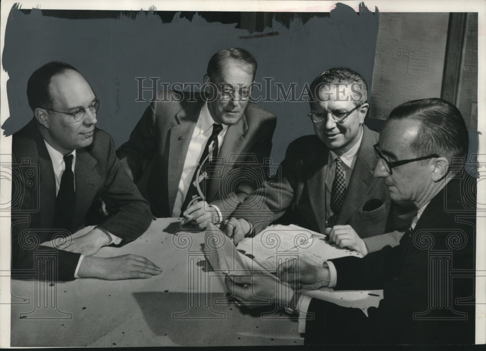 1954 Press Photo Orvile Schalaben of Milwaukee Journal & company at press panel - Historic Images