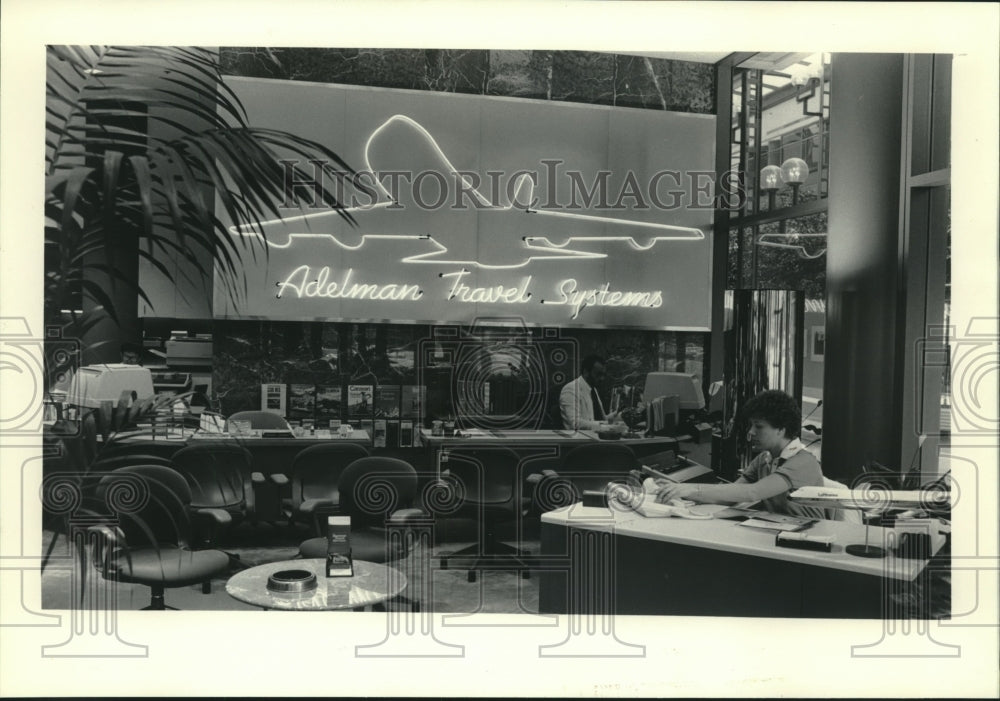1985 Press Photo Neon signs at Plaza East, Wisconsin - mjc09067- Historic Images