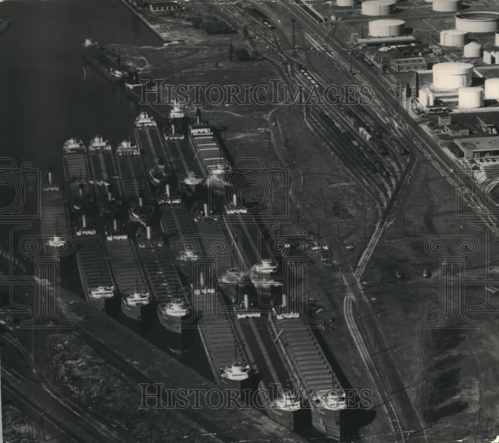 1949, Aerial View of Jones Island, Milwaukee, Wisconsin - mjc09118 - Historic Images