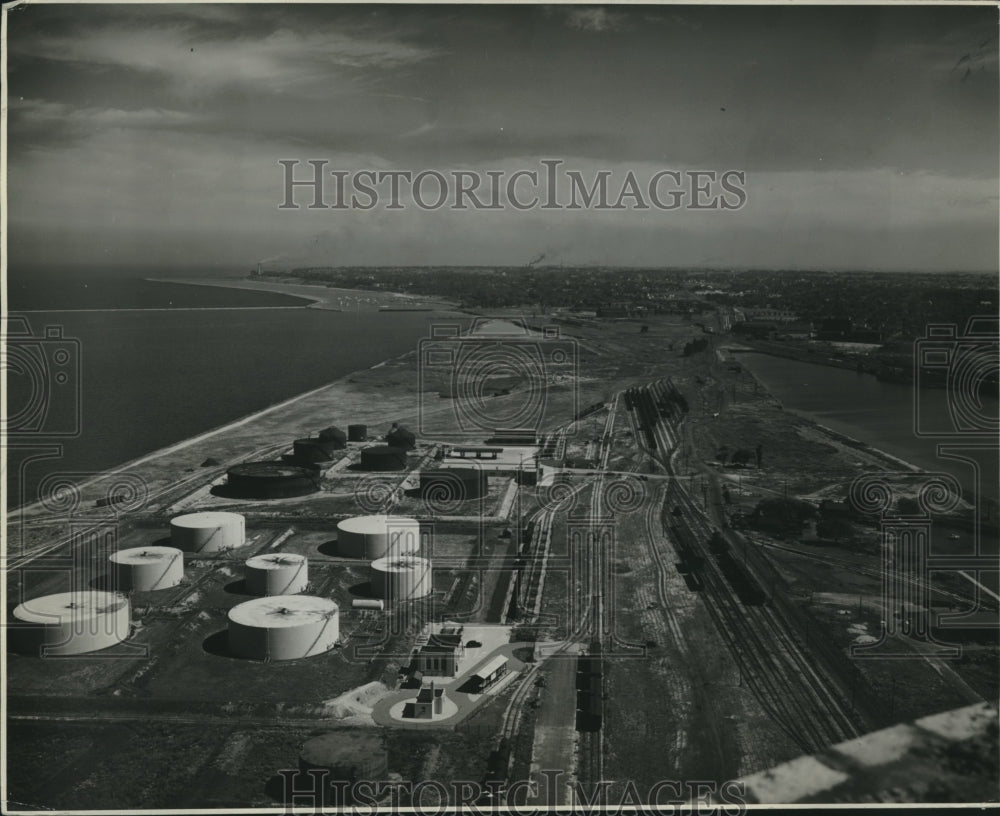 1941 Press Photo A view from the air of Jones Island in Milwaukee, Wisconsin - Historic Images
