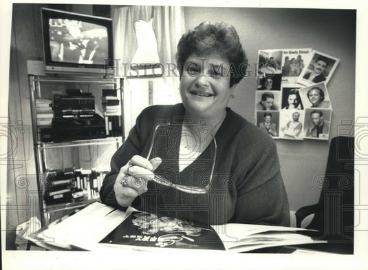 1990 Press Photo Roz Turner, Comedy Talent Agent in Bayside, Wisconsin - Historic Images