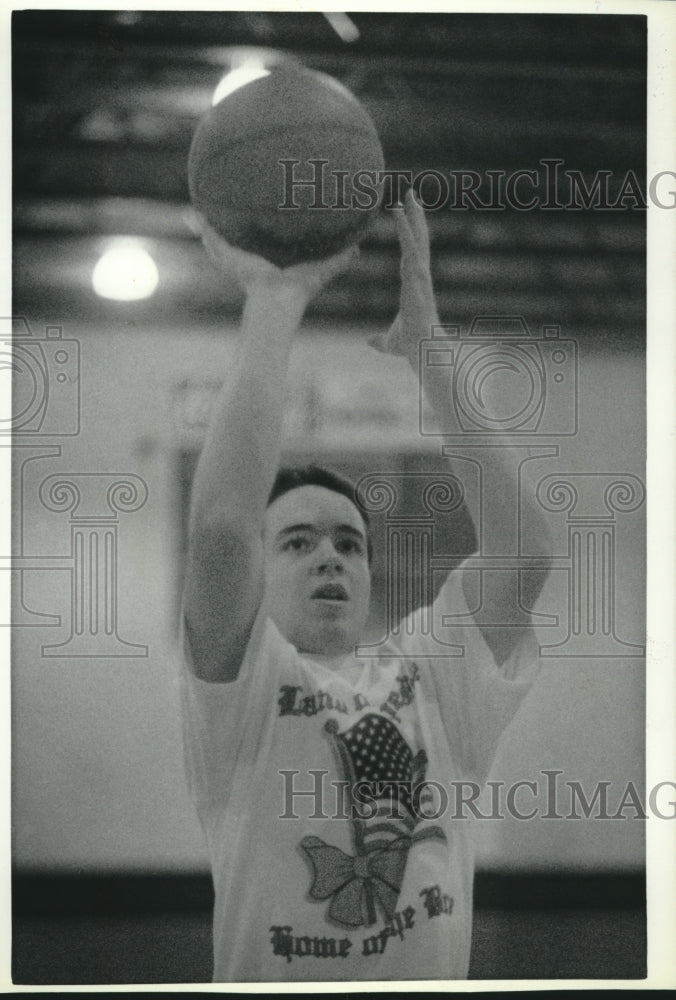 1991 Press Photo Travis Tuttle of Argyle, Wisconsin, scored 63 points in a game - Historic Images