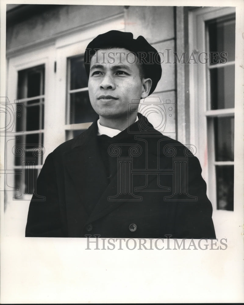 1964 Press Photo Father Thomas Tuyen visits Our Lady of Spring in Oconomowoc - Historic Images