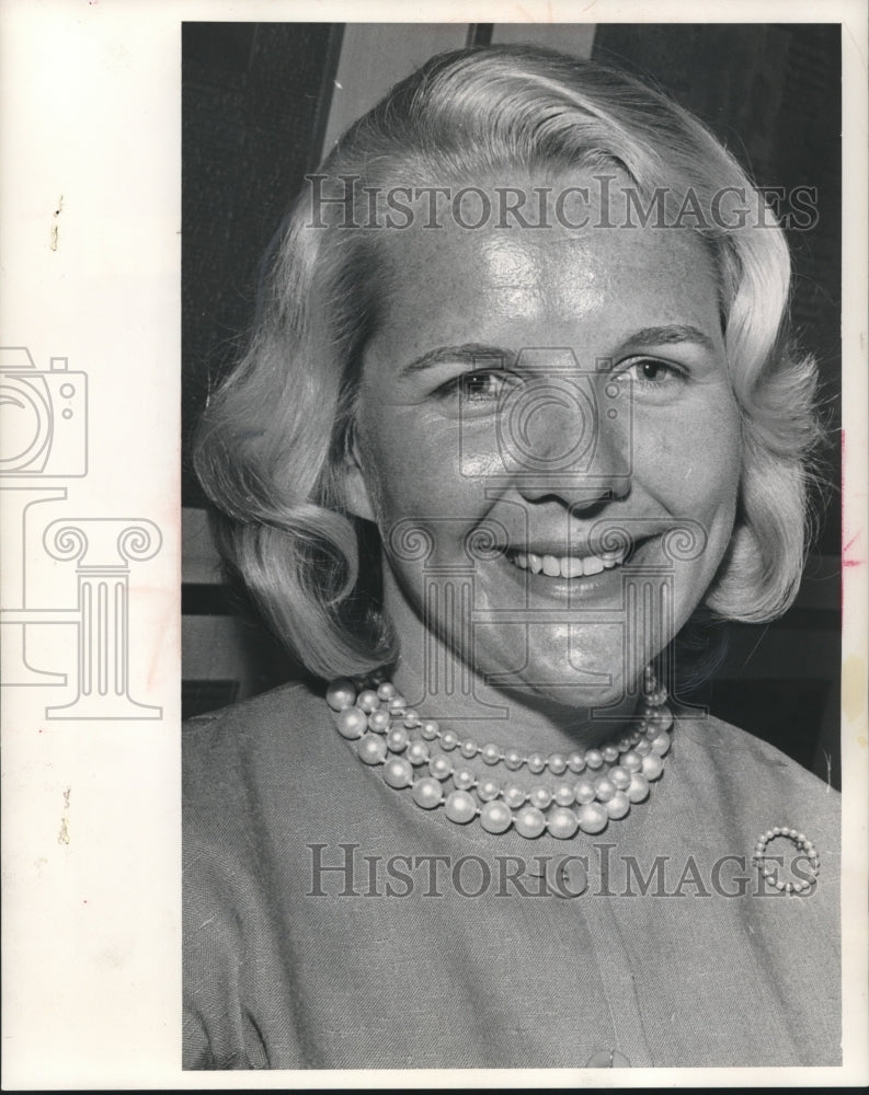 1964 Press Photo Mrs. Thomas Tuttle, U.S. Representative wife. - mjc09248 - Historic Images