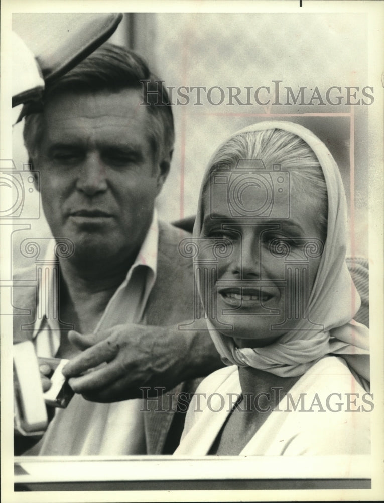 1975 Press Photo George Peppard and Nina Van Pallandt in Dr. Sam Sheppard Movie - Historic Images