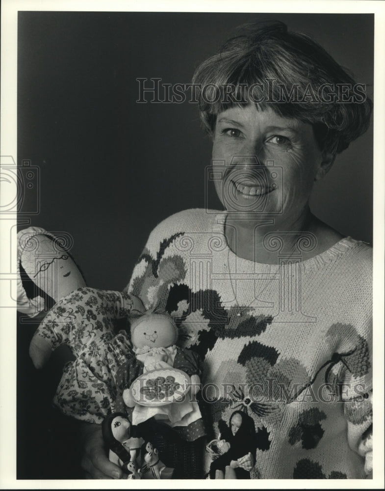 1992 Press Photo Kathleen Phillips,&quot;Grandmothering&quot; Class Teacher in Wauwatosa - Historic Images