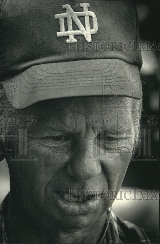 1992 Press Photo Larry Twiford Vietnam veteran planted family and garden in Erin - Historic Images