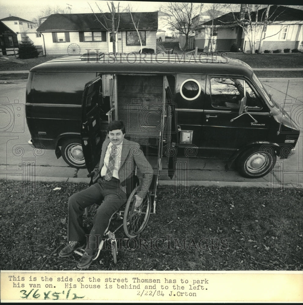 1984 Press Photo Gregory Thomsen is forced to park across the street from home - Historic Images